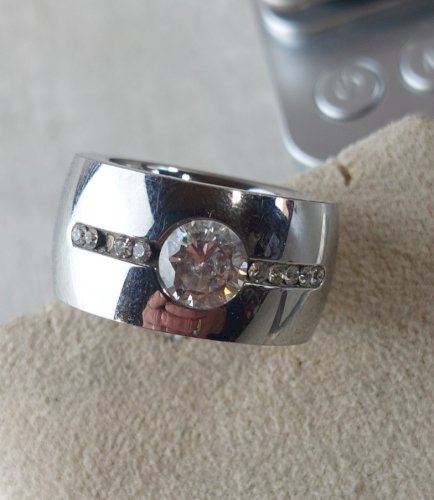 Belle bague, décor strass, en métal argenté, Ring Rush ^