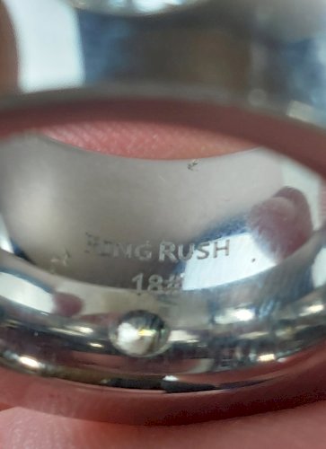 Belle bague, décor strass, en métal argenté, Ring Rush ^