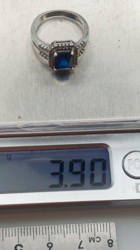Belle bague en argent massif, pierre bleue