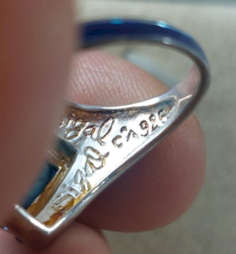 Belle bague, pierre, strass et émail bleu, en argent massif, Sigal ^