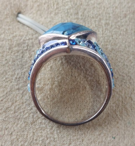 Belle bague, pierre, strass et émail bleu, en argent massif, Sigal ^