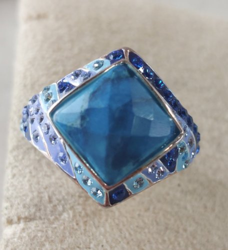 Belle bague, pierre, strass et émail bleu, en argent massif, Sigal ^