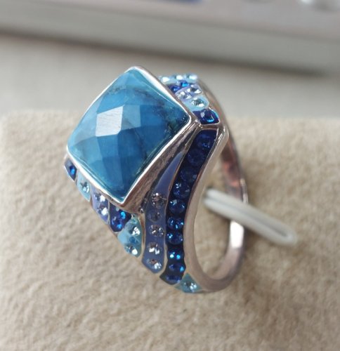 Belle bague, pierre, strass et émail bleu, en argent massif, Sigal ^
