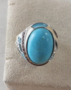 Beautiful ring, stone, rhinestones and enamel, made of sterling silver, Sigal