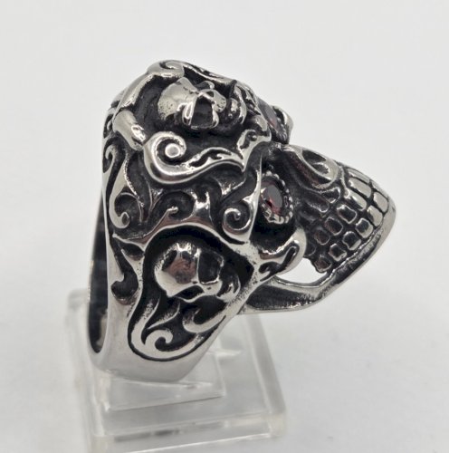 Belle bague, tête de mort / crane, en métal argenté ^