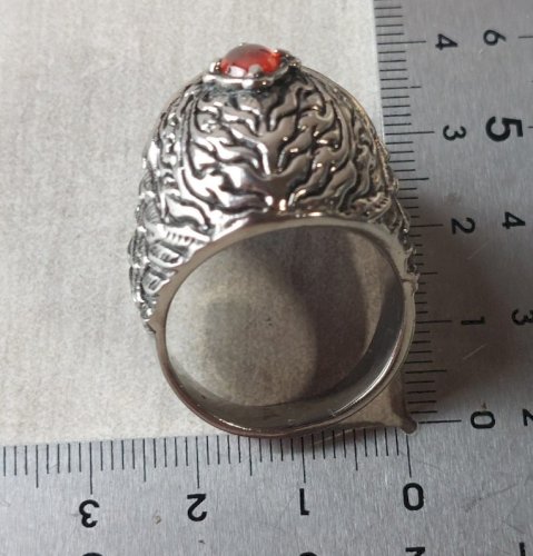 Belle bague, tête de mort / crane, en métal argenté ^
