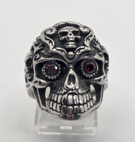 Belle bague, tête de mort / crane, en métal argenté ^