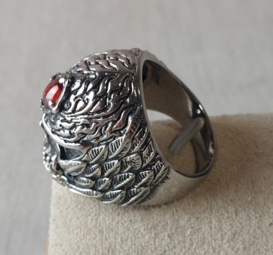 Belle bague, tête de mort / crane, en métal argenté ^
