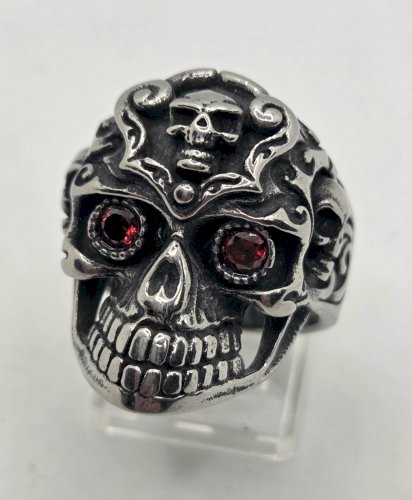 Belle bague, tête de mort / crane, en métal argenté ^