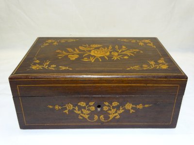 - BELLE BOITE COFFRET A BIJOUX CHARLES X XIXe MARQUETERIE FLEURS & VOLUTES    D