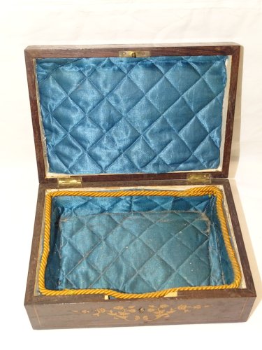 - BELLE BOITE COFFRET A BIJOUX CHARLES X XIXe MARQUETERIE FLEURS & VOLUTES    D