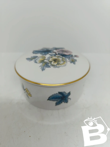 belle bonbonniere anglaise en porcelaine royal worcester en bon etat