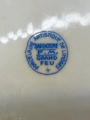belle bonbonnière en porcelaine de Limoges style Art Nouveau  1ère moitié du XXème