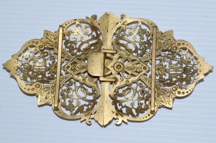 -BELLE BOUCLE de CEINTURE ART NOUVEAU en  LAITON doré  Perles émaillées Fin XIX