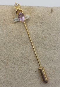 Beautiful brooch / pin, in gold metal and rhinestones