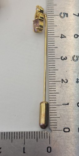 Belle broche / épingle, en métal doré et strass