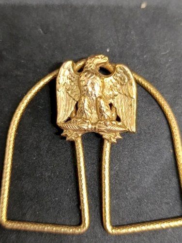 belle broche ou pince a decor daigle style empire en plaque or en bon etat