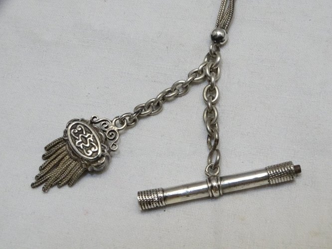 -BELLE CHAINE DE MONTRE A GOUSSET EN ARGENT Poinçon Sanglier Clé FIXE     D