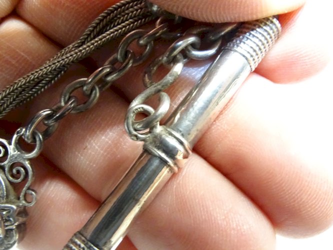 -BELLE CHAINE DE MONTRE A GOUSSET EN ARGENT Poinçon Sanglier Clé FIXE     D