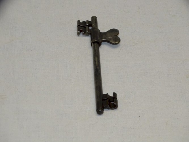 -BELLE CLE PAPILLON PASSE PARTOUT XVIII/XIXe Fer Forgé COLLECTION SERRURE    D