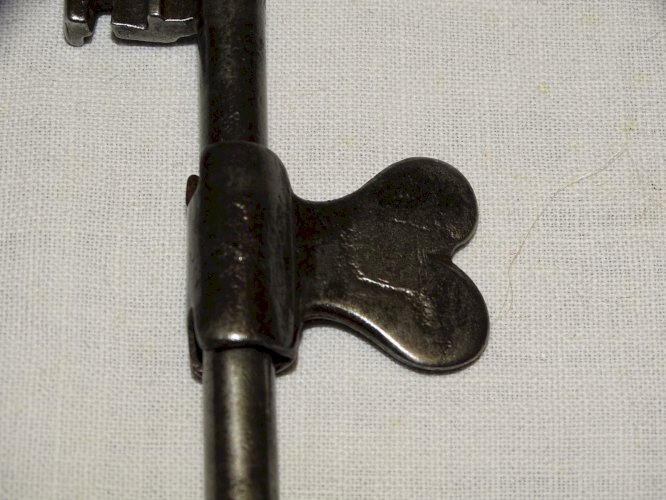 -BELLE CLE PAPILLON PASSE PARTOUT XVIII/XIXe Fer Forgé COLLECTION SERRURE    D