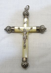 -BELLE CROIX PECTORALE NACRE ARGENT poinçon Sanglier COLLECTION RELIGION JESUS D