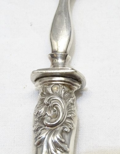 -BELLE CUILLERE A GLACE AVEC MANCHE ROCAILLE ARGENT FOURRE Poinçon Minerve    D