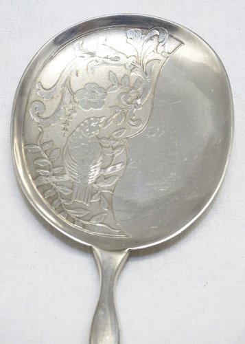 -BELLE CUILLERE A GLACE AVEC MANCHE ROCAILLE ARGENT FOURRE Poinçon Minerve    D