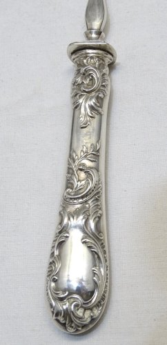 -BELLE CUILLERE A GLACE AVEC MANCHE ROCAILLE ARGENT FOURRE Poinçon Minerve    D