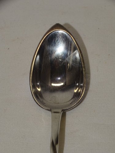 -BELLE CUILLERE ERCUIS A CONFITURE A COCKTAIL ou AUTRE METAL Argenté VITRINE  D