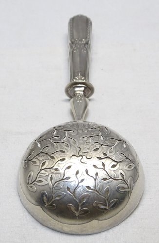 -BELLE CUILLERE SAUPOUDREUSE Style LOUIS XVI MANCHE Poinçon MINERVE   D