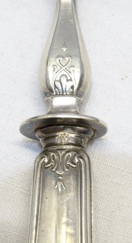 -BELLE CUILLERE SAUPOUDREUSE Style LOUIS XVI MANCHE Poinçon MINERVE   D