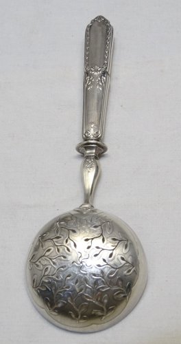 -BELLE CUILLERE SAUPOUDREUSE Style LOUIS XVI MANCHE Poinçon MINERVE   D