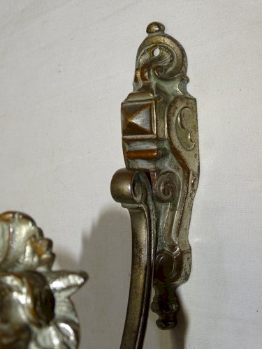 -BELLE EMBRASSE DE RIDEAU OU PATERE PORTE MANTEAU MURAL TETE de LION Argenté   D