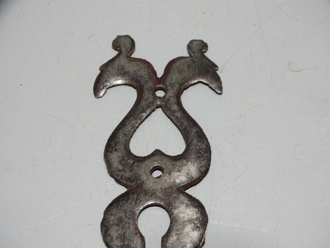 -BELLE ENTREE de SERRURE FER Forgé XVIIIe avec têtes d'oiseaux en Bout     D