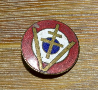 - BEAUTIFUL ENAMEL PIN LORRAINE CROSS LIBERATION DISPLAY COLLECTION D