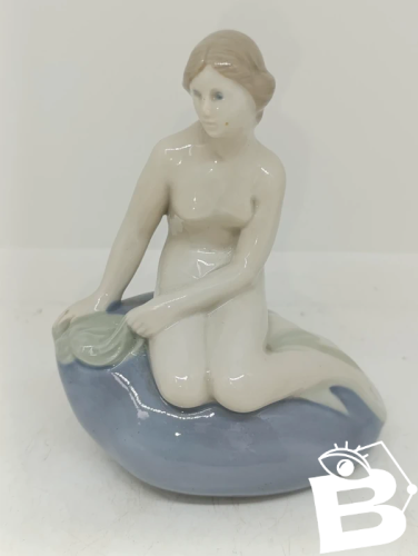 belle figurine en porcelaine la petite sirene par edvard eriksen en bon etat