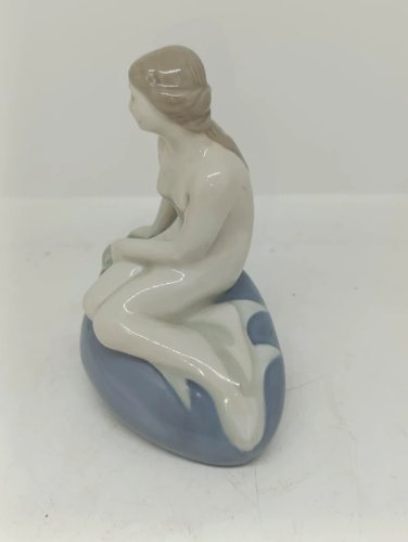 belle figurine en porcelaine la petite sirene par edvard eriksen en bon etat