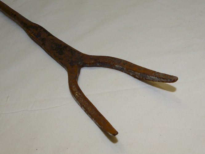-BELLE FOURCHETTE DE CHEMINEE FER Forgé XVIII/XIXe COLLECTION DECO    D