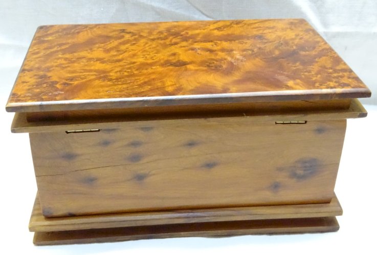 -BELLE GRANDE BOITE FAUX LIVRE A SYSTEME COFFRET A SECRET pour BIJOUX ou AUTRE D