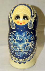 -BELLE GRANDE POUPEE MATRIOCHKA BELLE COULEUR BLEUE PEU COMMUNE COLLECTION    D