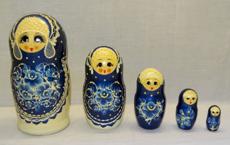 -BELLE GRANDE POUPEE MATRIOCHKA BELLE COULEUR BLEUE PEU COMMUNE COLLECTION    D