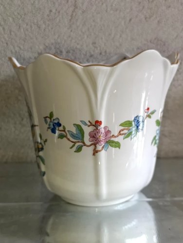 belle jardiniere cache pot signée Aynsley Pembroke en bon etat