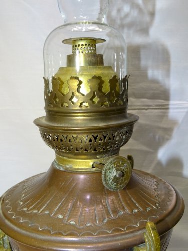 -BELLE LAMPE A PETROLE NAPOLEON III NIII EN CUIVRE et BRONZE VERRE ANCIEN   D