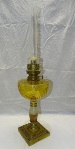 -BELLE LAMPE A PETROLE PIED BRONZE ET ONYX BOL COULEUR AMBRE  avec sa MECHE   D