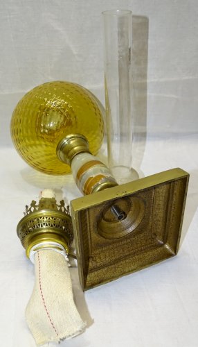 -BELLE LAMPE A PETROLE PIED BRONZE ET ONYX BOL COULEUR AMBRE  avec sa MECHE   D