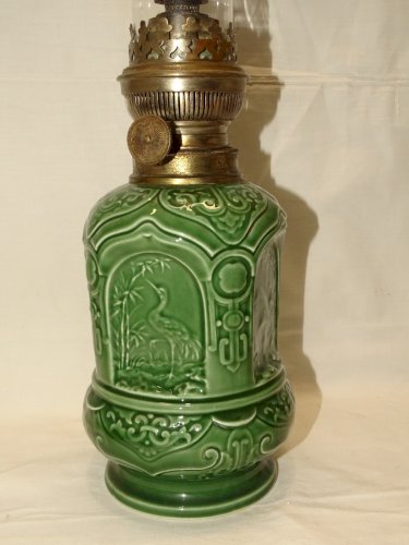 -BELLE LAMPE A PETROLE PIED PORCELAINE DE COULEUR VERTE VERRE ANCIEN CRISTAL  D