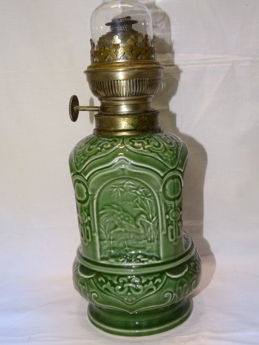 -BELLE LAMPE A PETROLE PIED PORCELAINE DE COULEUR VERTE VERRE ANCIEN CRISTAL  D