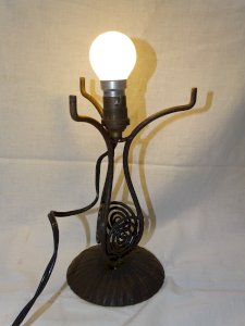 - BEAUTIFUL ART DECO TABLE LAMP Wrought Iron ATTIC JUICE ACCENT LAMP D