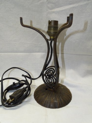 -BELLE LAMPE à POSER ART DECO Fer Forgé  JUS de GRENIER LAMPE d'APPOINT     D